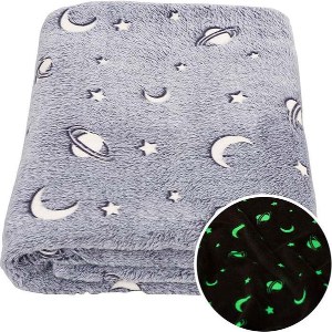2. Mesa Living Glow in the dark fleece deken